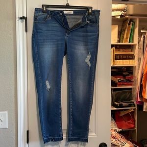 KanCan Brand Lightwash Distressed Frayed Hem Skinny Jeans Size 13/30